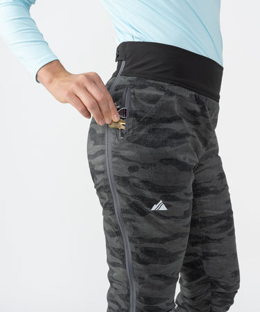 #color_distressed-stealth-camo