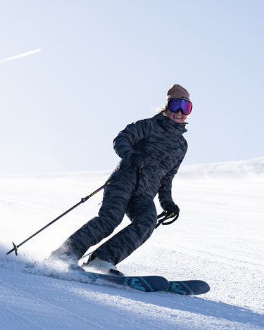 #color_distressed-stealth-camo