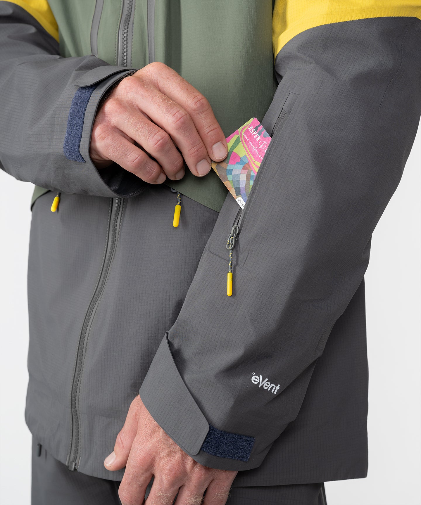 Nomad Shell Jacket - Strafe Outerwear