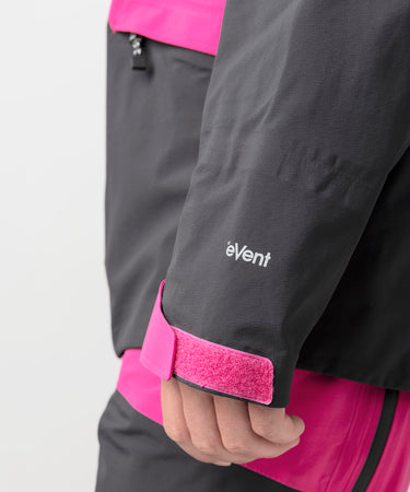studio on-model image of strafe outerwear 2023 nomad 3l shell jacket in fuchsia color
