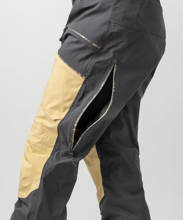 studio on-model image of strafe outerwear 2023 ms sickbird 3l shell suit in dune color