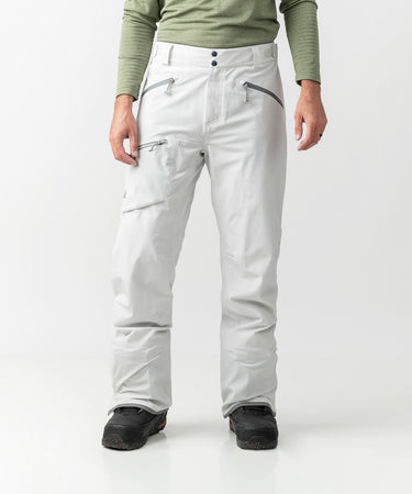 studio on-model image of strafe outerwear 2023 summit 2l insulated pant in frost grey color