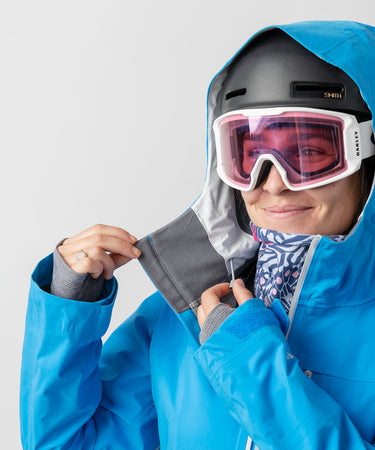 studio on-model image of strafe outerwear 2023 lynx 3l shell pullover in cobalt color