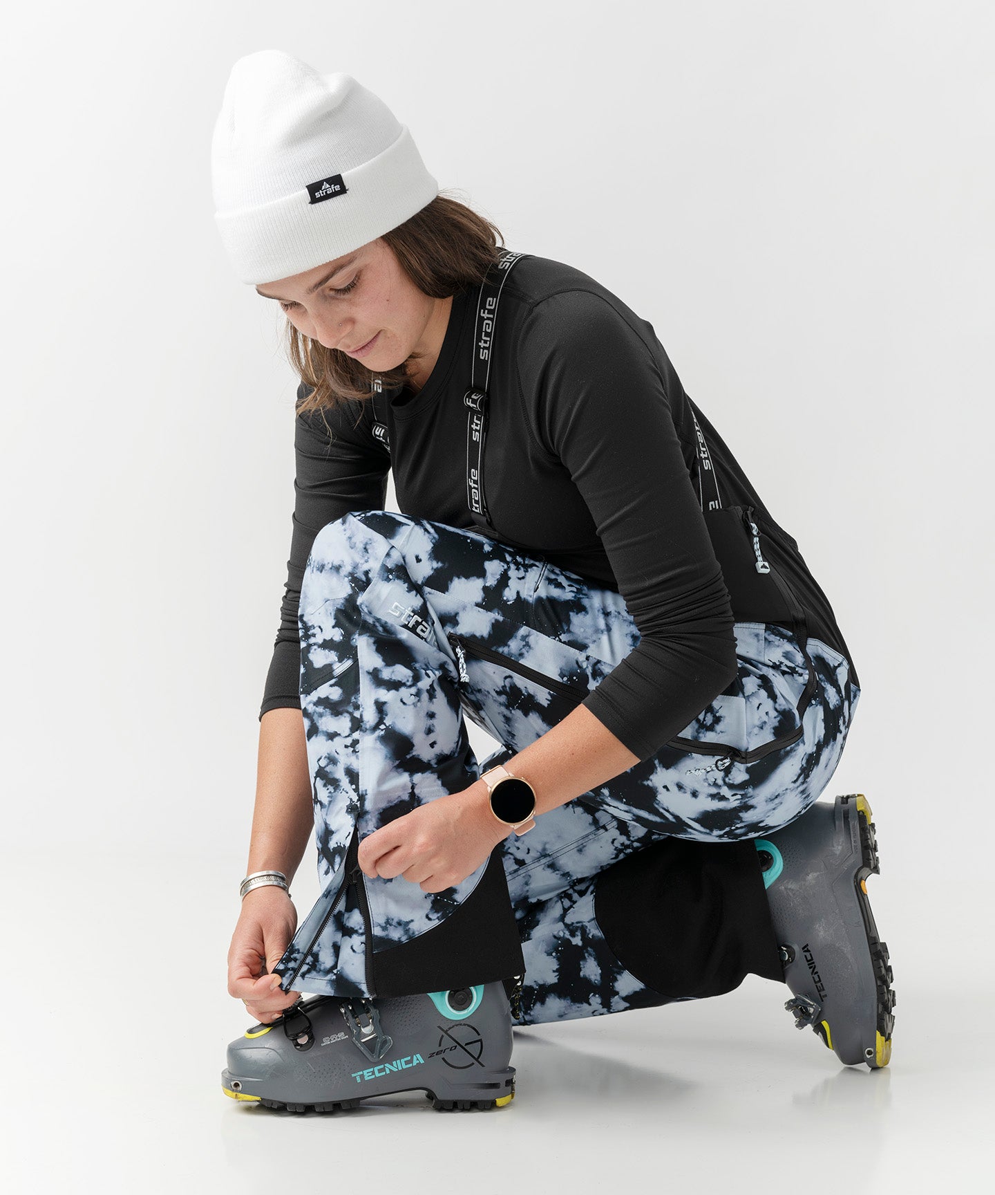 新品 Strafe Scarlett 女性用ビブ スキー スノーボード パンツ Scarlett Shell Bib Pant – Strafe Outerwear